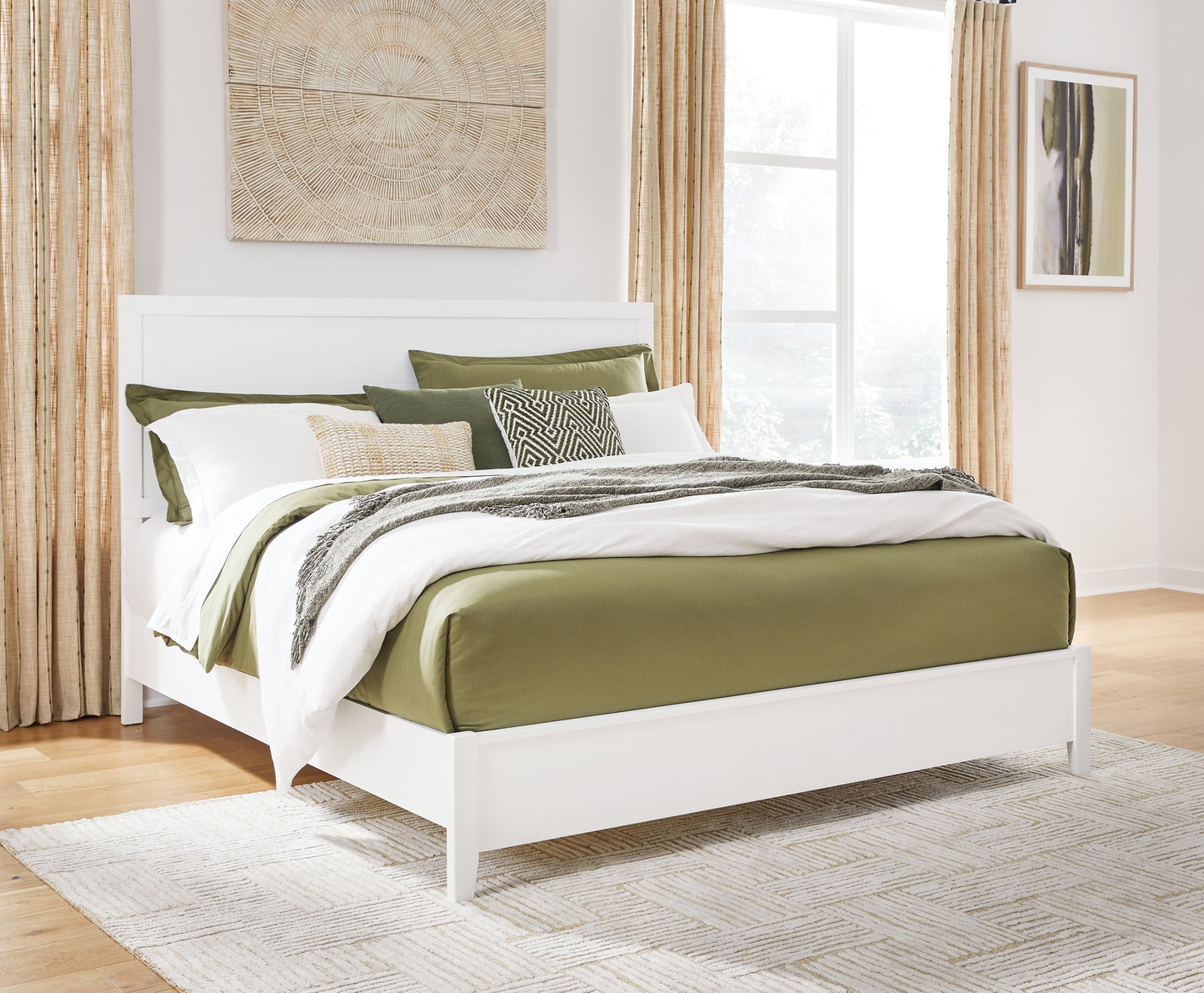 Binterglen King Panel Bed with Mirrored Dresser and Nightstand