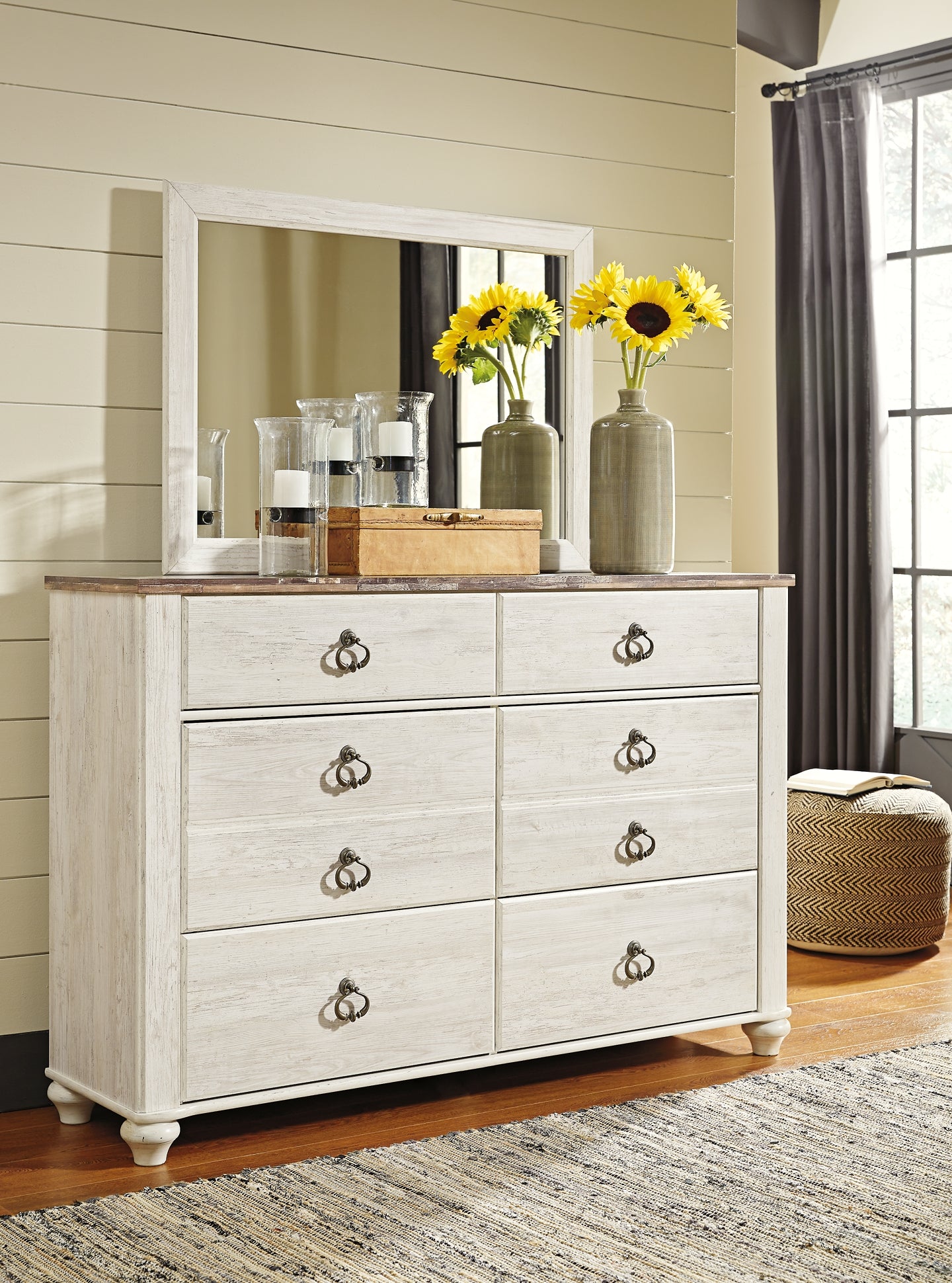 Willowton Queen Panel Bed with Mirrored Dresser