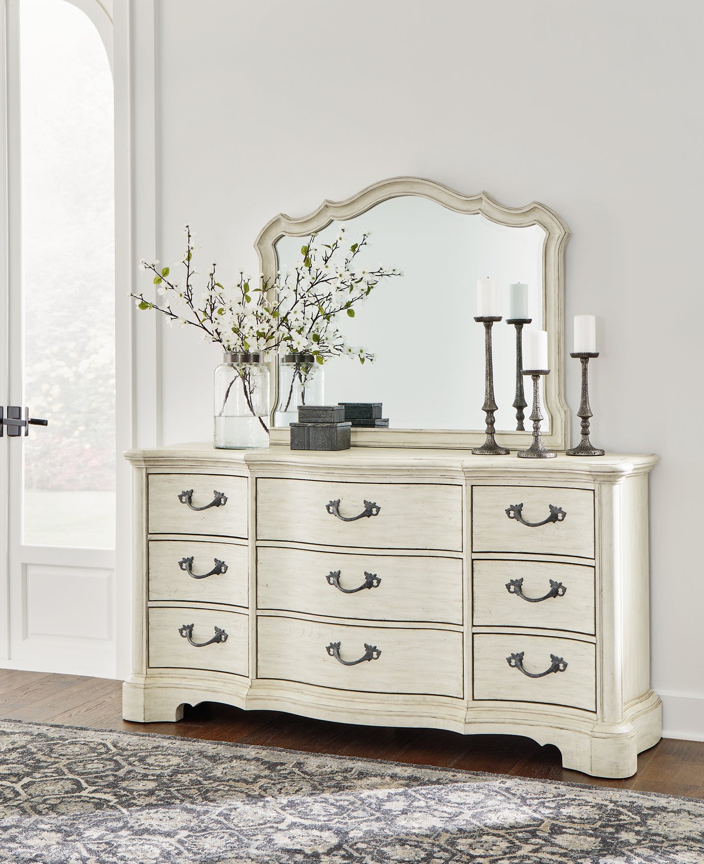 Arlendyne Queen Upholstered Bed with Mirrored Dresser